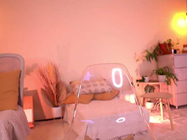 PureEllie live cam on BongaCams
