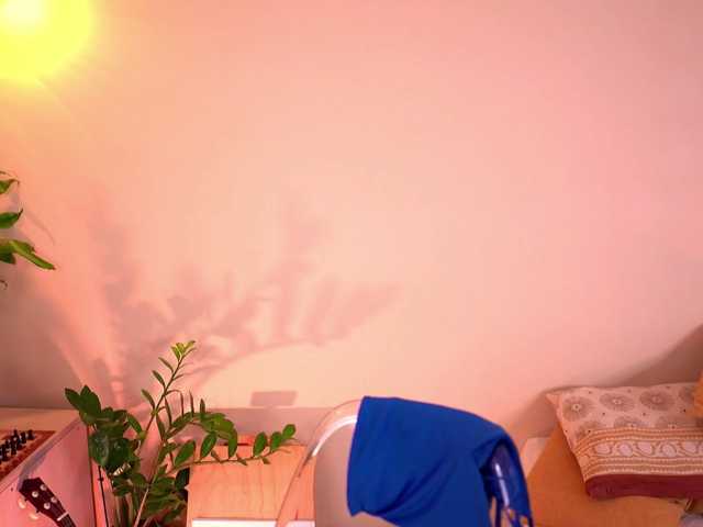 PureEllie live cam