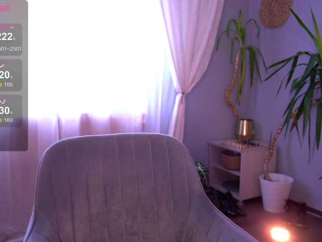 PureEllie live cam on BongaCams