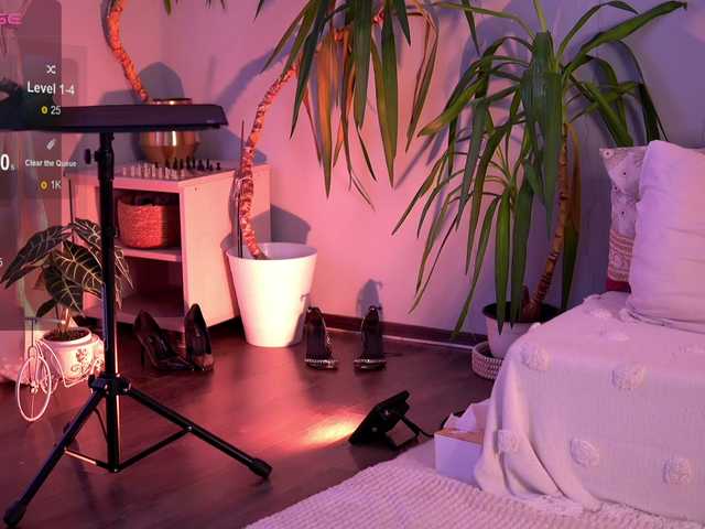 PureEllie live cam on BongaCams