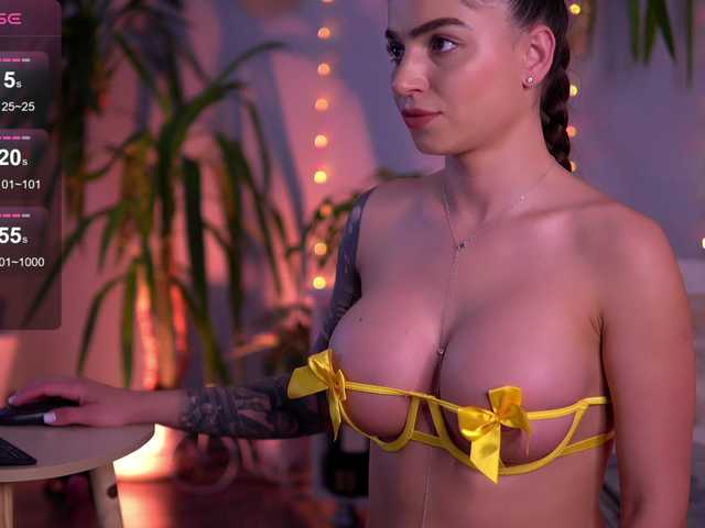 PureEllie live cam on BongaCams