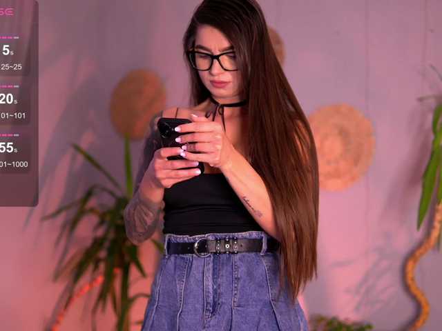 PureEllie live cam on BongaCams