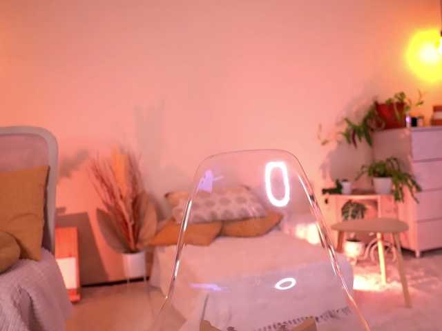 PureEllie live cam on BongaCams