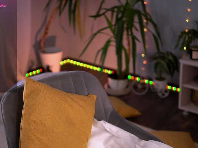 PureEllie's BongaCams show and profile