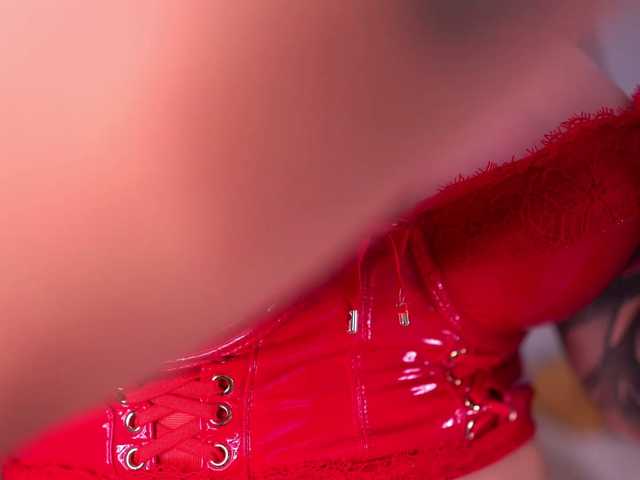 PureEllie live cam on BongaCams