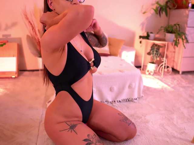 PureEllie live cam on BongaCams