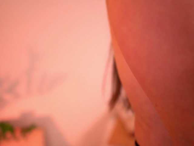 PureEllie live cam on BongaCams