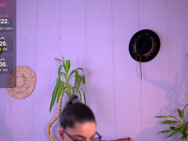PureEllie live cam on BongaCams