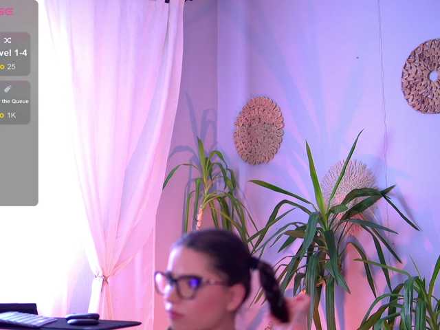 PureEllie live cam on BongaCams