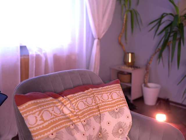 PureEllie live cam on BongaCams