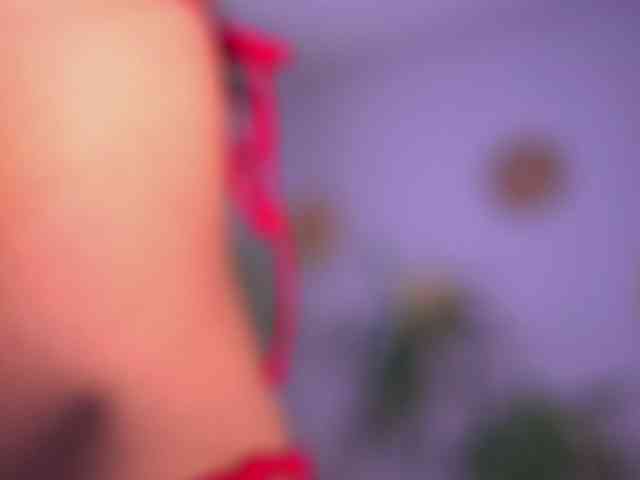 PureEllie webcam