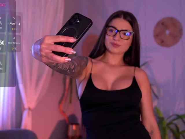 PureEllie webcam