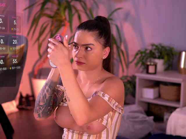 PureEllie webcam