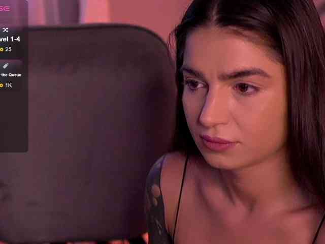 PureEllie webcam