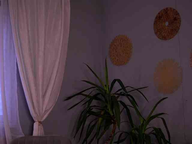 PureEllie webcam