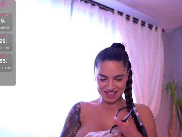 PureEllie webcam