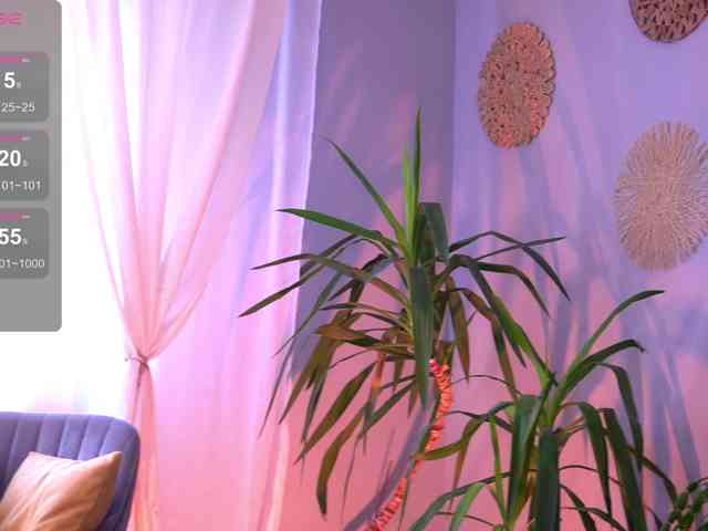 PureEllie webcam
