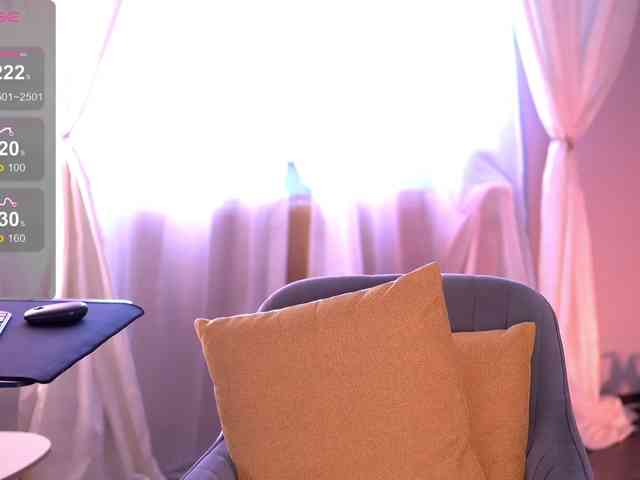 PureEllie webcam