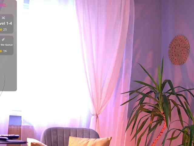PureEllie webcam