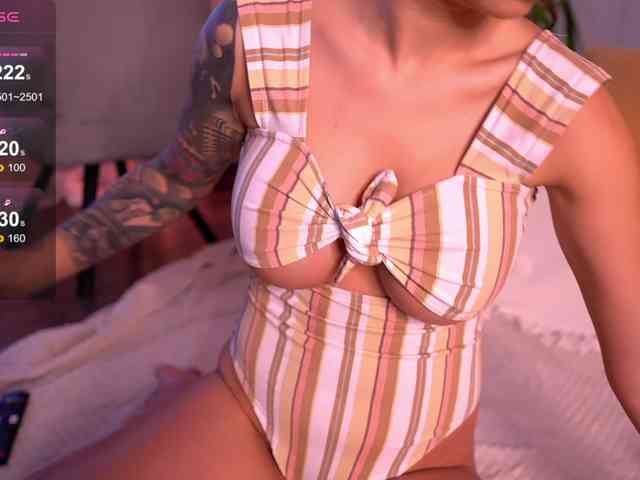 PureEllie webcam