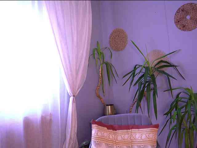 PureEllie webcam
