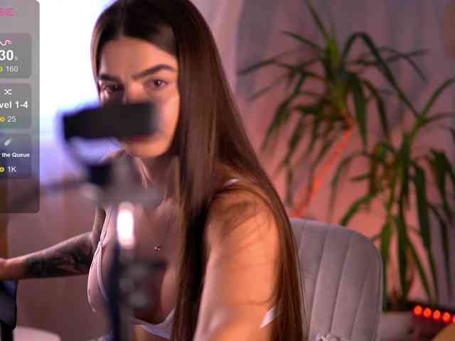 PureEllie webcam