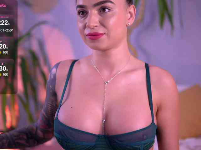PureEllie webcam