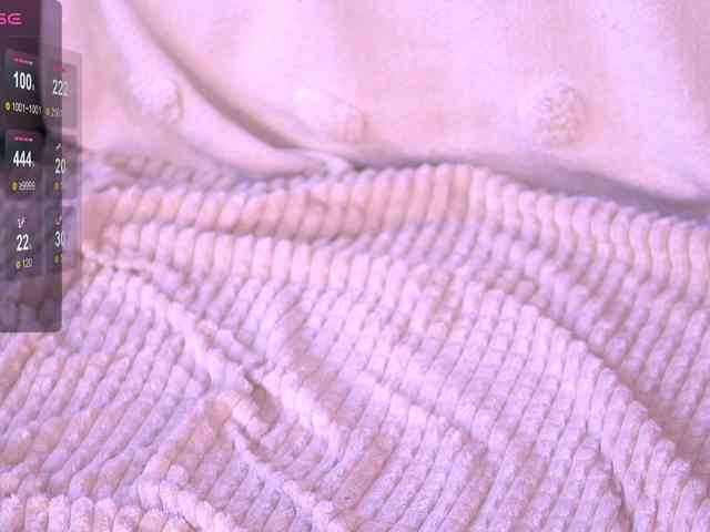PureEllie webcam