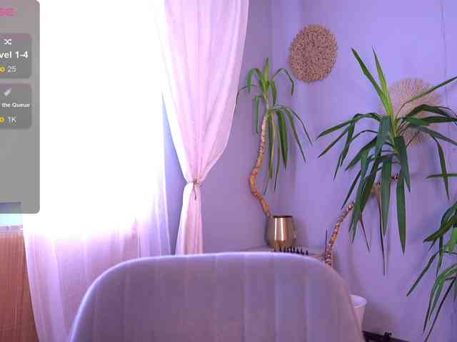 PureEllie webcam