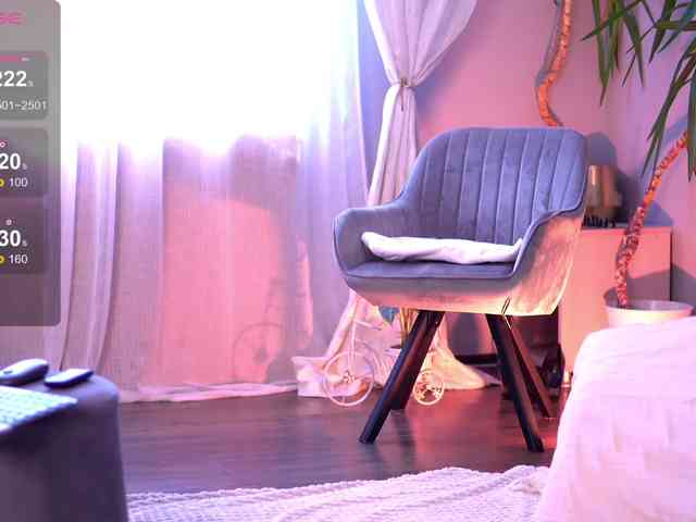 PureEllie webcam