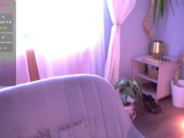 PureEllie webcam