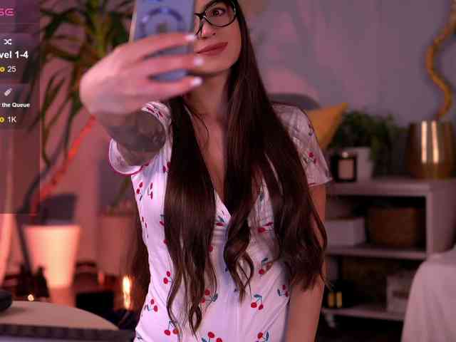 PureEllie webcam