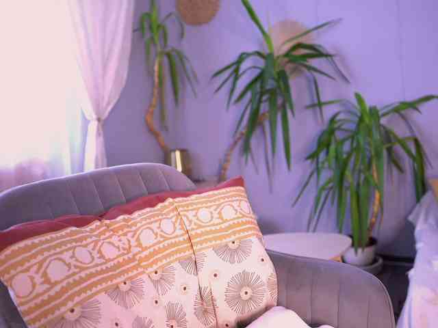 PureEllie webcam