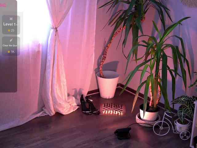 PureEllie webcam