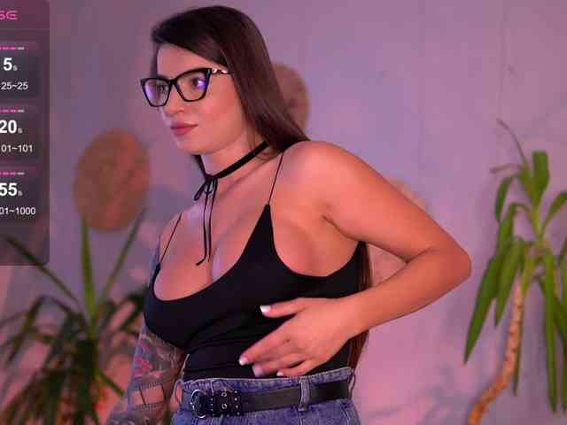 PureEllie webcam