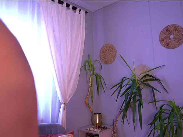 PureEllie webcam