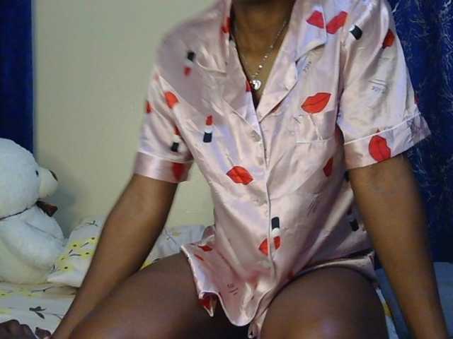 Naughtygirl3 live cam preview