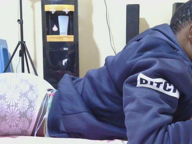 Naughtygirl3 live cam on BongaCams