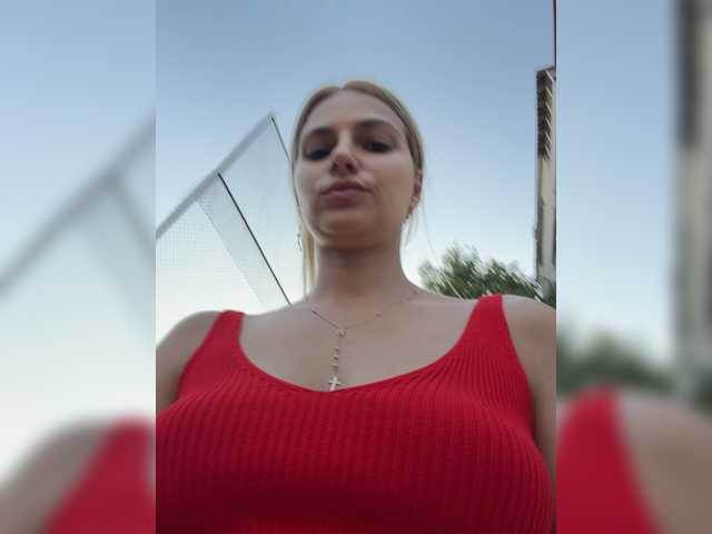 MayaStormi live webcam show