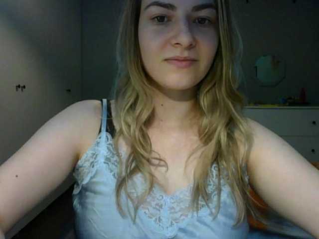 RosieJune live cam on BongaCams