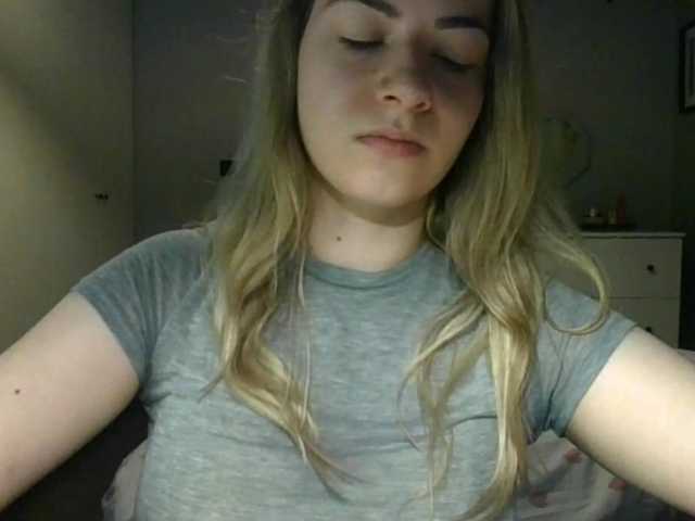 RosieJune live cam on BongaCams