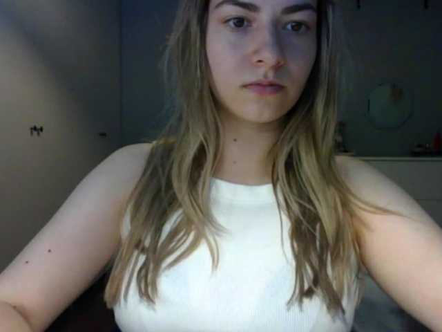 RosieJune live cam on BongaCams