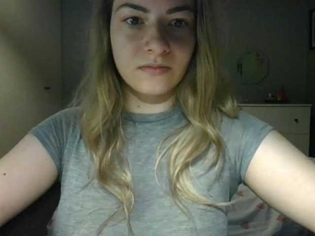 RosieJune, en directo ahora en BongaCams