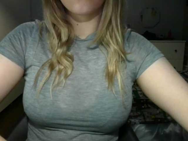 RosieJune live cam on BongaCams