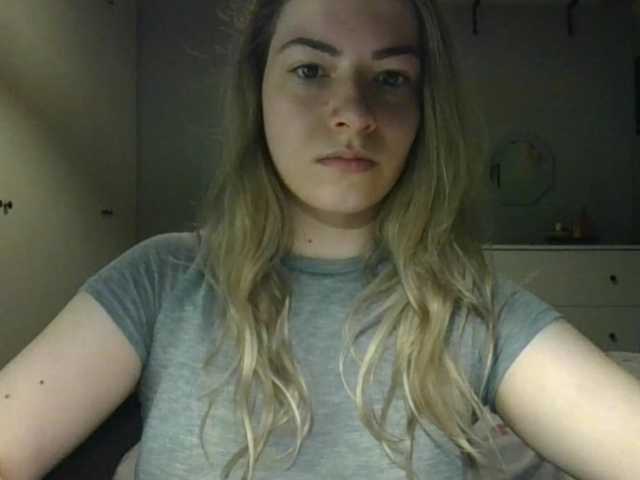 RosieJune, live now on BongaCams