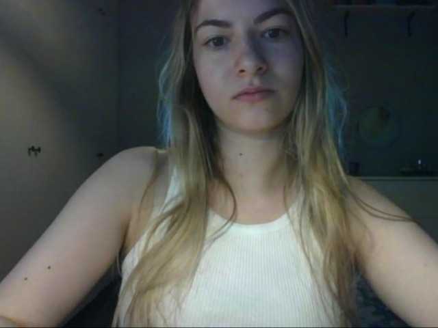 RosieJune webcam bongacams model stream image