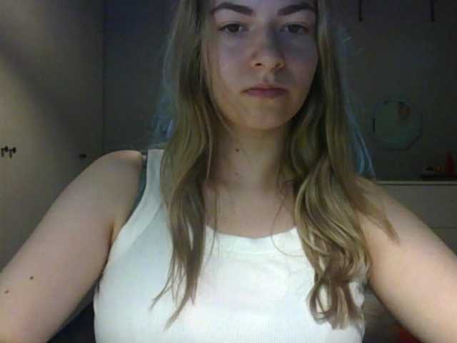 RosieJune live cam on BongaCams