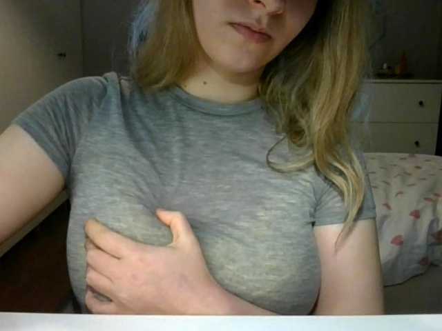 RosieJune live cam on BongaCams