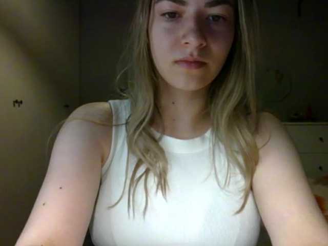 RosieJune live cam on BongaCams