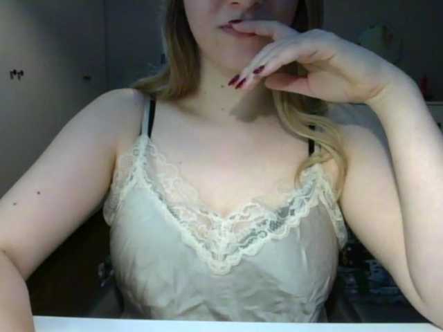RosieJune live cam on BongaCams